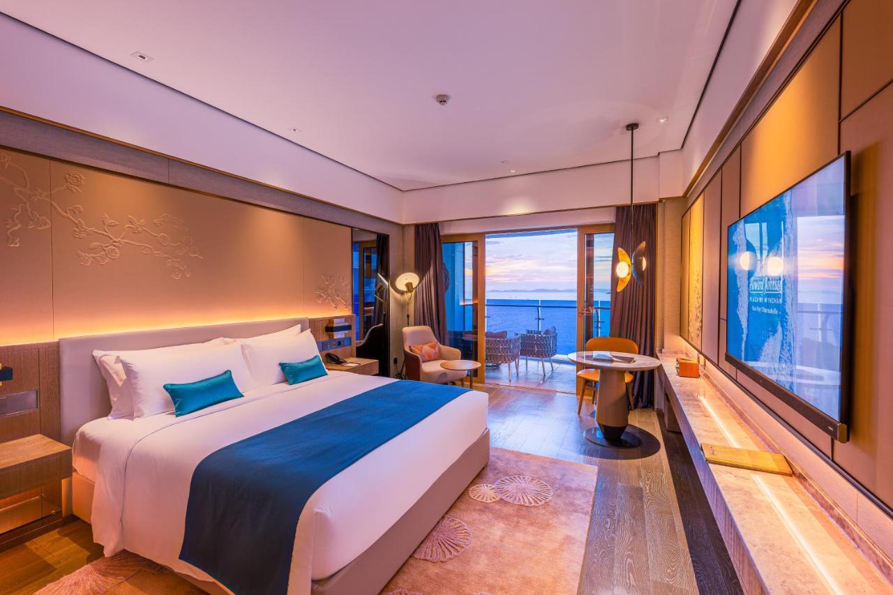 Howard Johnson Plaza By Wyndham Blue Bay Sihanoukville Exteriör bild