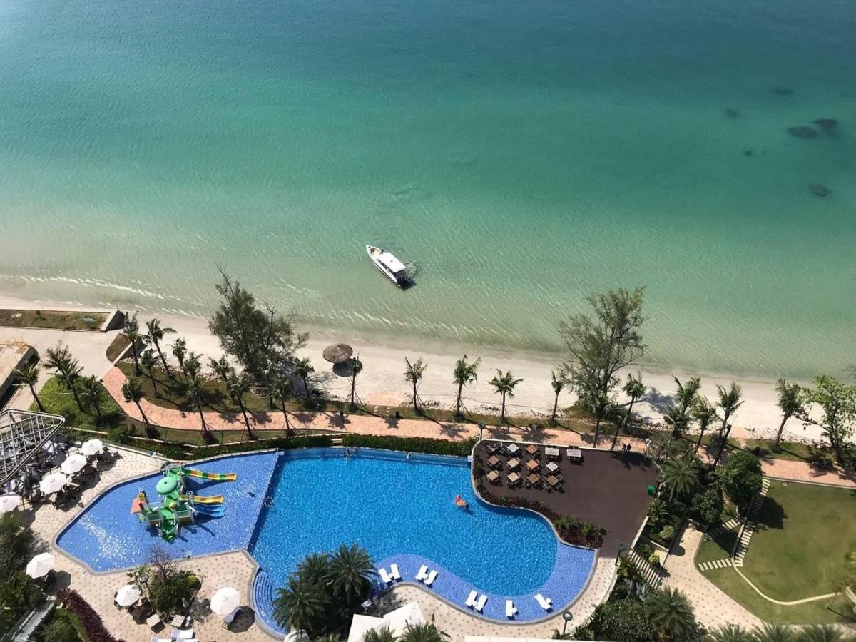 Howard Johnson Plaza By Wyndham Blue Bay Sihanoukville Exteriör bild